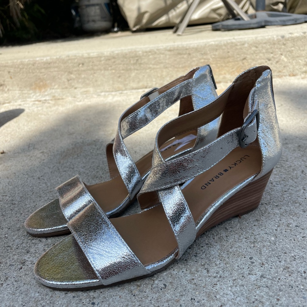 BRAND NEW lucky brand silver shoes